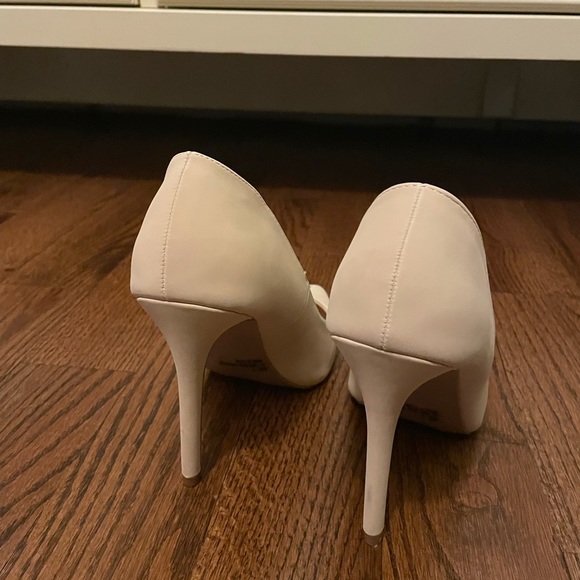 Size 7 shoes - Picture 3 of 5